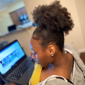 Meet your Posher, Mya